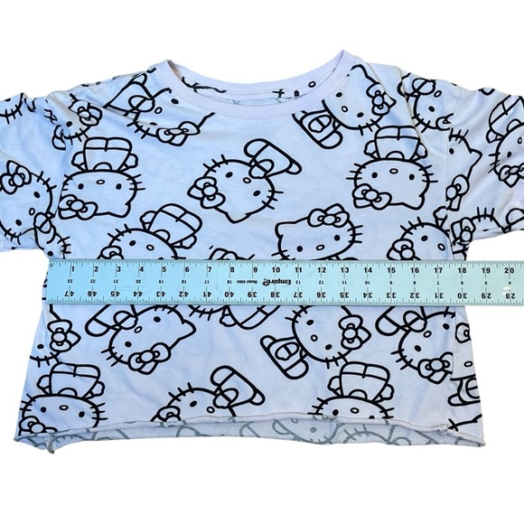 Hello Kitty Crop Tshirt - Picture 3 of 4